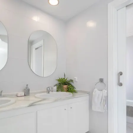 Rancho Miraflores Seaview Townhouse - Happy 펜션 *